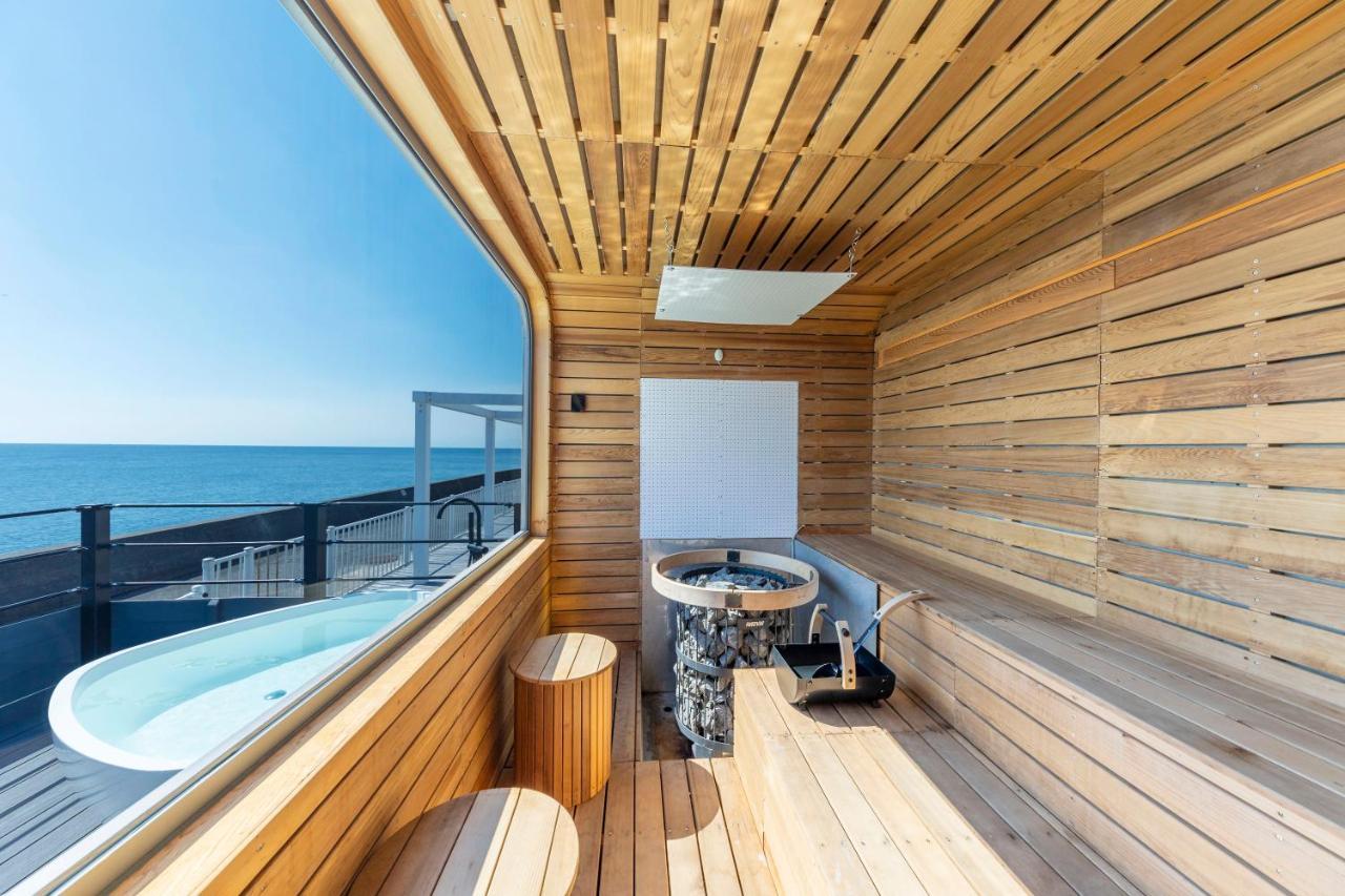 Malibu Hotel Zushi Exterior foto